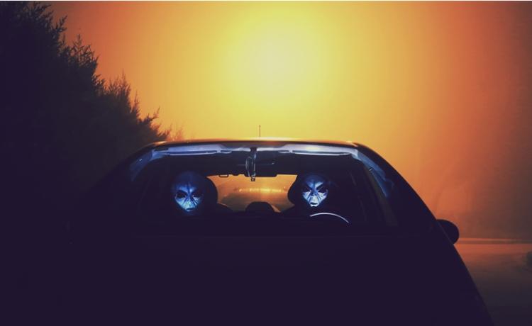 aliens-automobile-blur