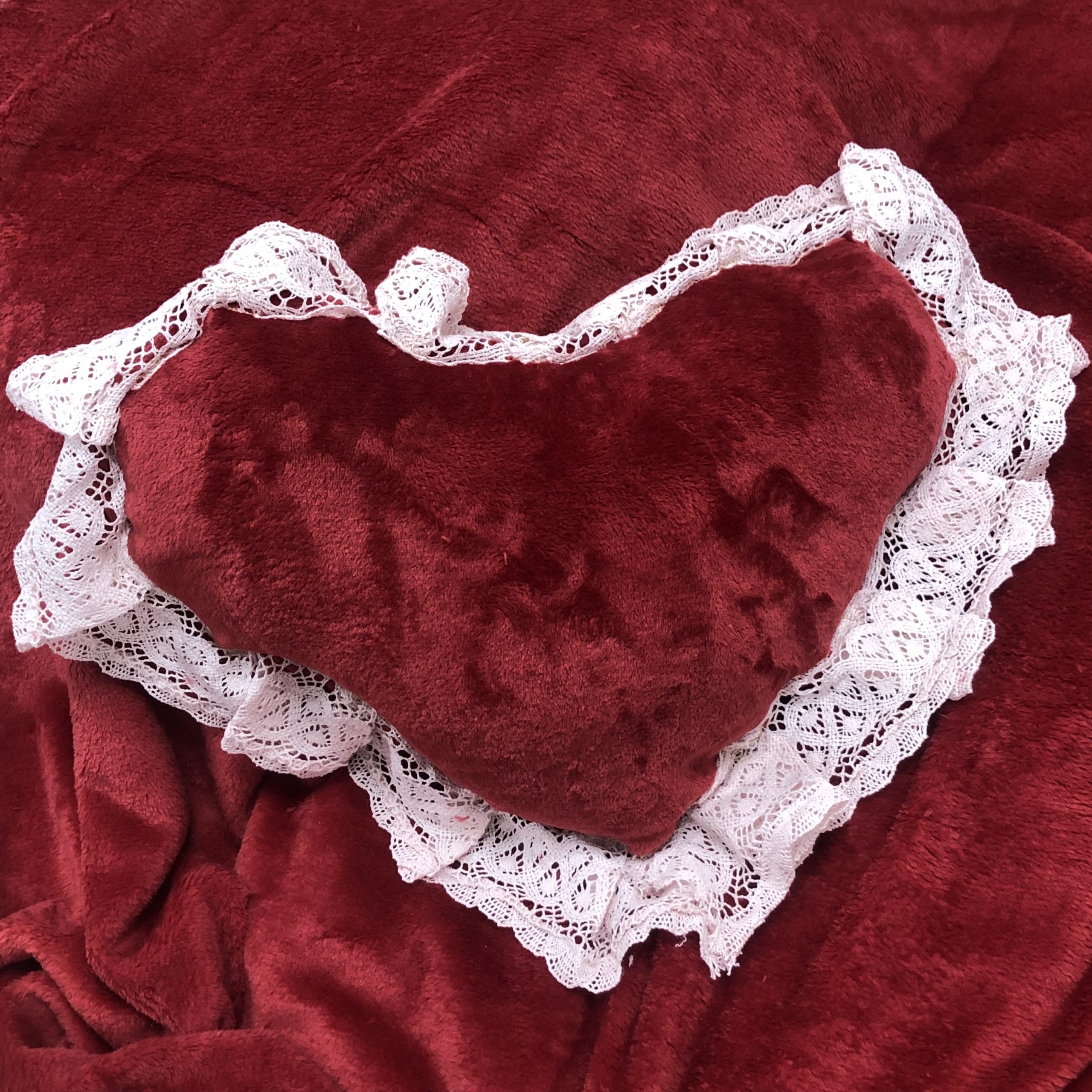 Read more about the article How to: Heart Shaped Pillow
